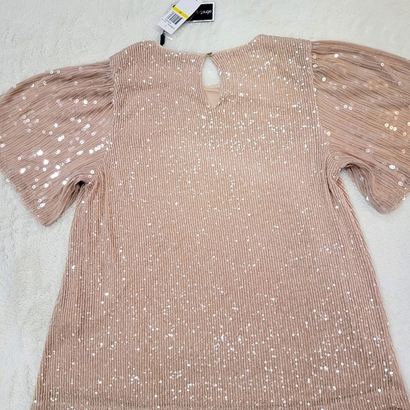 Cable & Gauge Cream Flutter Sleeve Sequin Blouse - Picture 6 of 6
